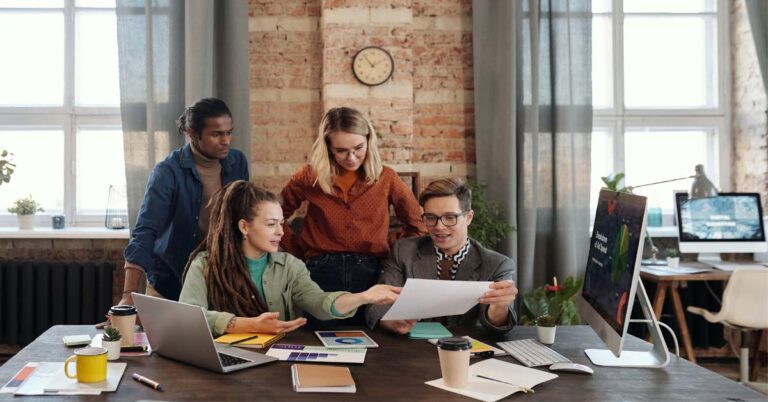 Read more about the article Επικοινωνία και marketing: Ομοιότητες και διαφορές